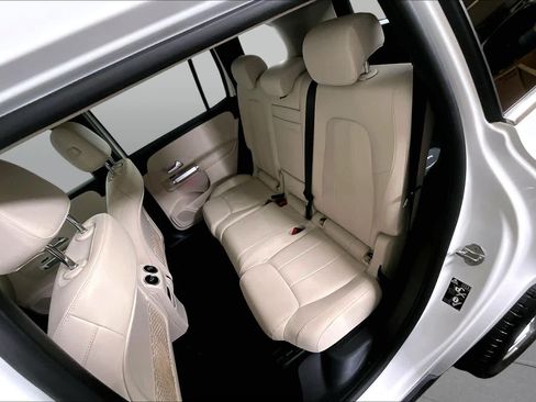 Certified 2022 Mercedes-Benz GLB 250 4MATIC image 21