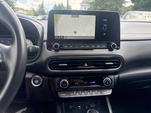 Used 2023 Hyundai Kona Limited AWD/4WD image 26