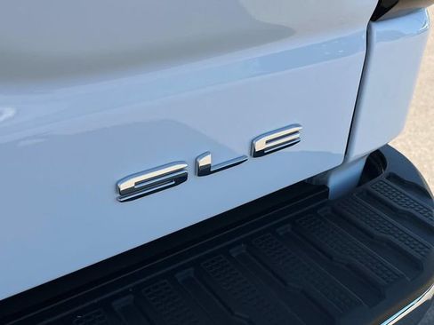 New 2025 GMC Sierra 1500 SLE w/ Preferred Package image 12