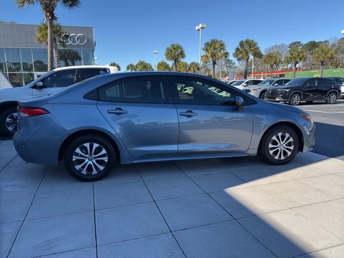 Used 2022 Toyota Corolla LE image 5