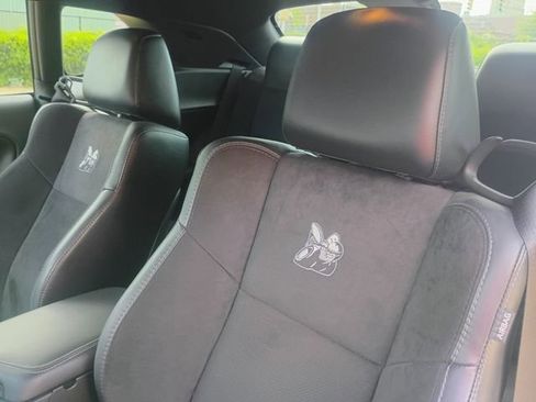 Used 2017 Dodge Challenger R/T Scat Pack w/ Leather Interior Group RWD image 30