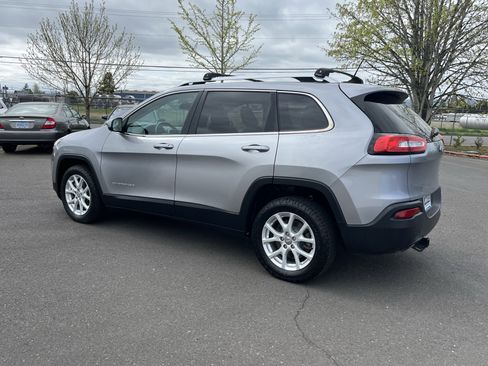 Used 2014 Jeep Cherokee Latitude FWD image 3