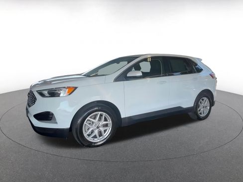 Used 2024 Ford Edge SEL image 7