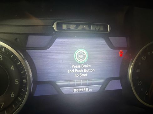 Used 2019 RAM 1500 Big Horn RWD image 2