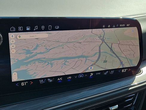 New 2025 Chevrolet Suburban Premier image 14