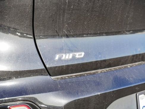 Used 2022 Kia Niro LXS w/ Digital Cluster Package image 11