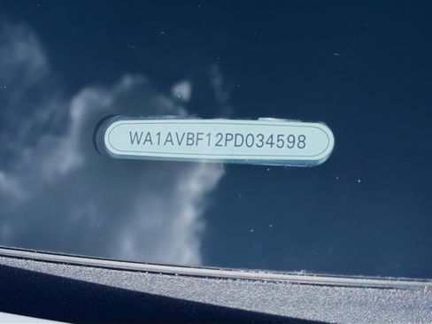 Used 2023 Audi Q8 Premium image 38