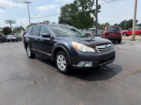 Used 2011 Subaru Outback 2.5i Premium w/ All-Weather Pkg AWD/4WD image 5