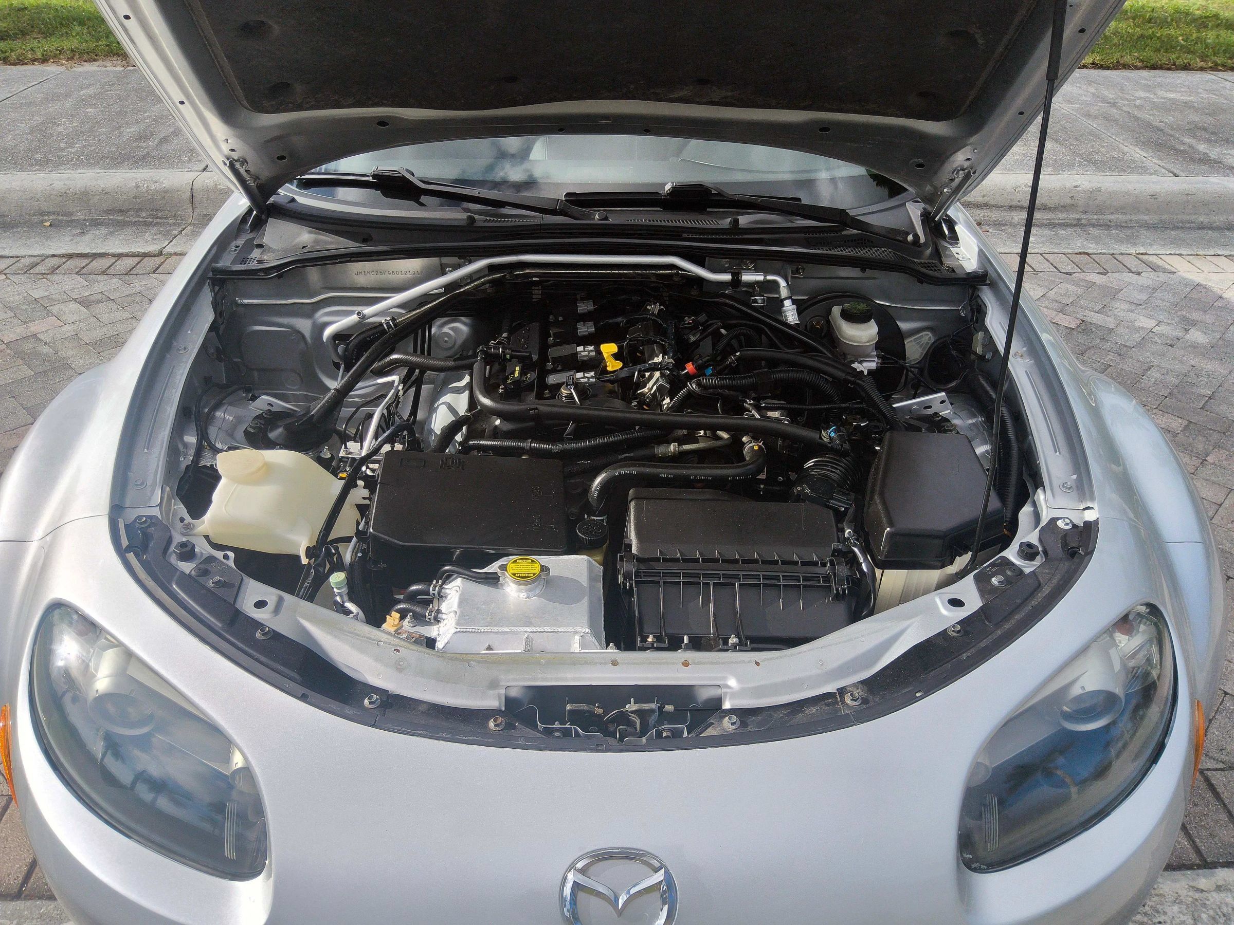 Used 2006 MAZDA MX-5 Miata Grand Touring RWD image 43