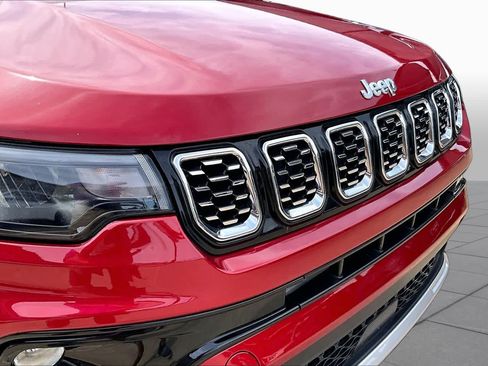 Used 2025 Jeep Compass Limited AWD/4WD image 28