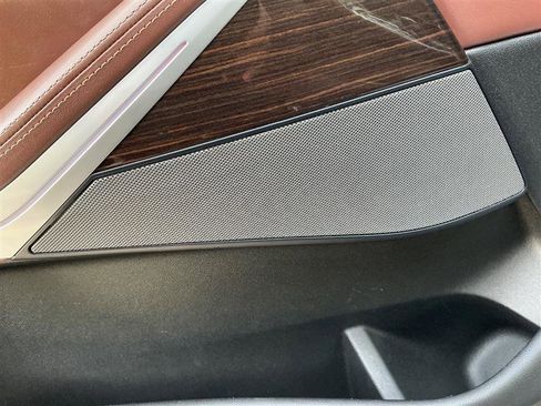 Used 2019 BMW X5 xDrive50i w/ M Sport Package image 31