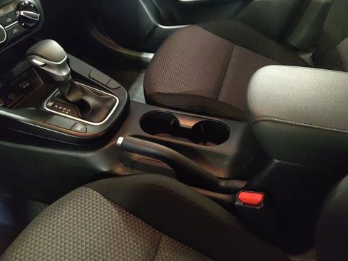 Used 2025 Kia Soul LX FWD image 26