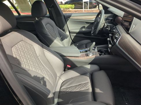 Certified 2022 BMW 530i w/ Convenience Package image 33