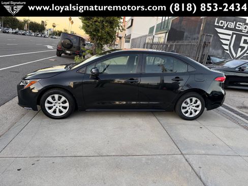 Used 2020 Toyota Corolla LE image 4