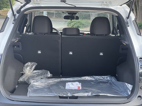 Used 2026 Nissan Kicks SV w/ SV Premium Package FWD image 22