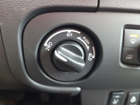 Used 2026 Nissan Frontier PRO-4X w/ Pro-4x Convenience Package image 19