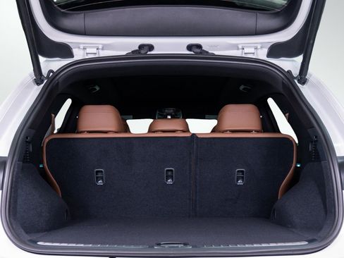 New 2026 Genesis GV70 2.5T Advanced image 8