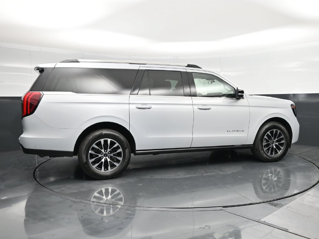 Used 2025 Ford Expedition Max Platinum AWD/4WD image 2