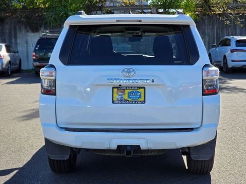 Used 2022 Toyota 4Runner SR5 image 6