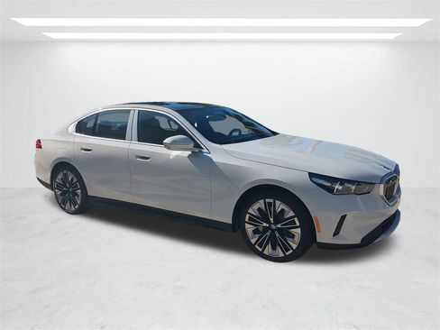 New 2026 BMW 530i xDrive 530i xDrive image 2