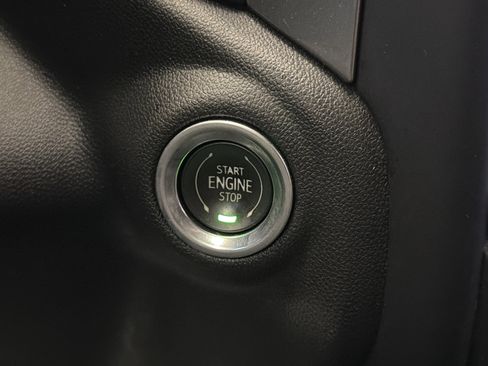 Used 2022 Chevrolet Silverado 1500 LT AWD/4WD image 23