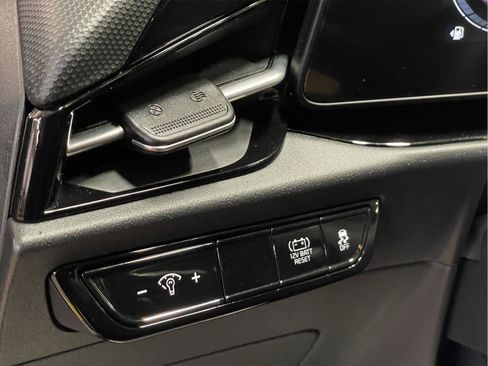 Used 2025 Kia Niro EX image 24