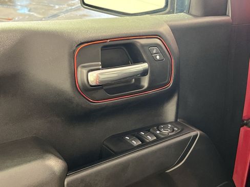 Used 2019 Chevrolet Silverado 1500 Custom w/ Custom Convenience Package AWD/4WD image 15