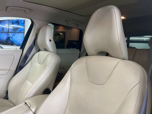 Used 2013 Volvo XC60 T6 Premier Plus AWD/4WD image 35