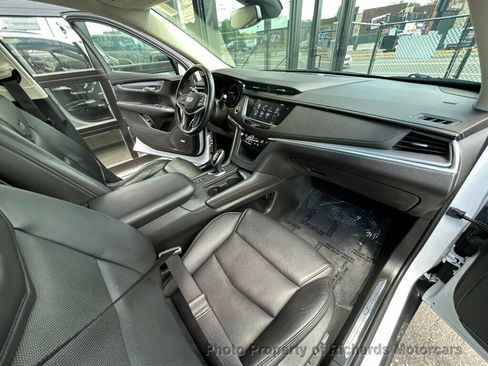 Used 2018 Cadillac XT5 Luxury w/ Driver Awareness Package AWD/4WD image 22