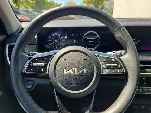 Certified 2024 Kia Seltos SX w/ SX Sunroof Package AWD/4WD image 22