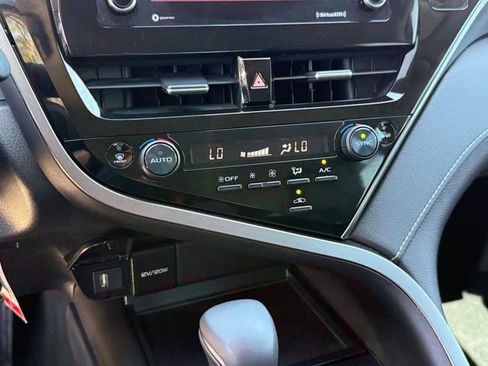 Used 2023 Toyota Camry SE image 21