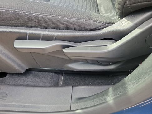 Used 2025 Chevrolet Equinox LT image 17