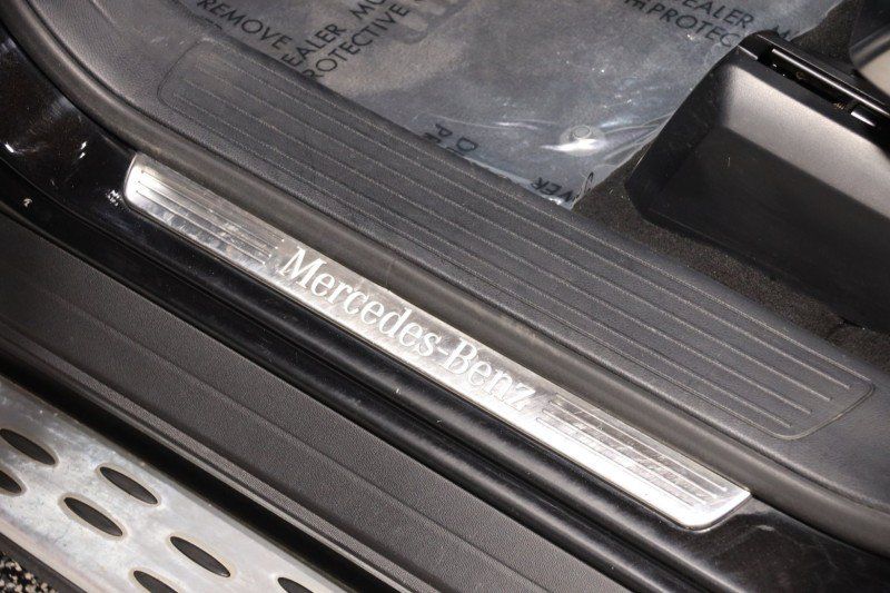 Used 2015 Mercedes-Benz GL 550 4MATIC image 37