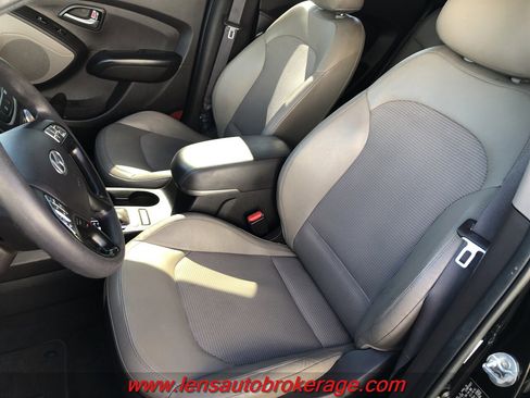 Used 2015 Hyundai Tucson GLS w/ Option Group 02 FWD image 12