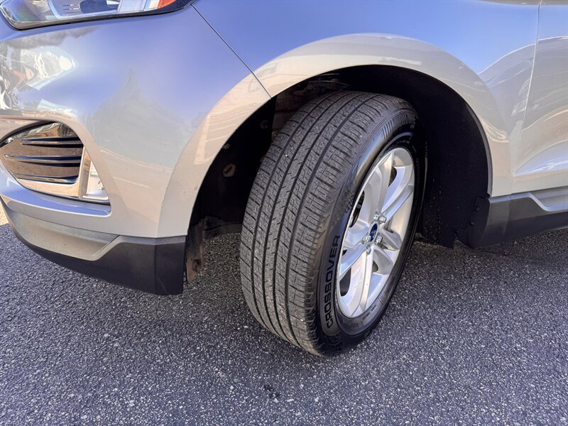 Used 2020 Ford Edge SEL FWD image 33