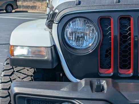 Used 2023 Jeep Gladiator Overland w/ Cold Weather Group AWD/4WD image 13