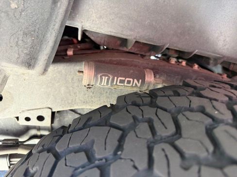 Used 2021 Toyota Tacoma TRD Off-Road w/ Technology Package AWD/4WD image 20