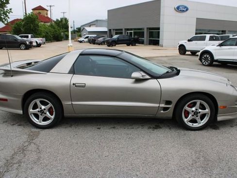 Used 2001 Pontiac Firebird Formula w/ Protection Group RWD image 4