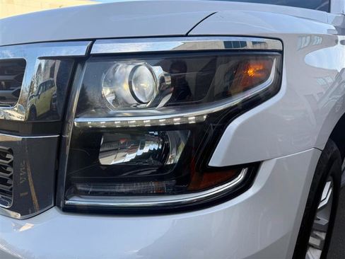 Used 2019 Chevrolet Suburban LT image 7