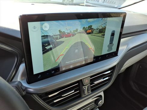 Used 2025 Ford Escape SE image 14