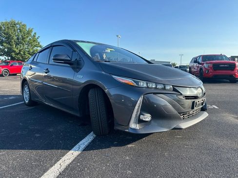 Used 2021 Toyota Prius Prime Limited w/ Carpet Mat Package (TMS) FWD image 13