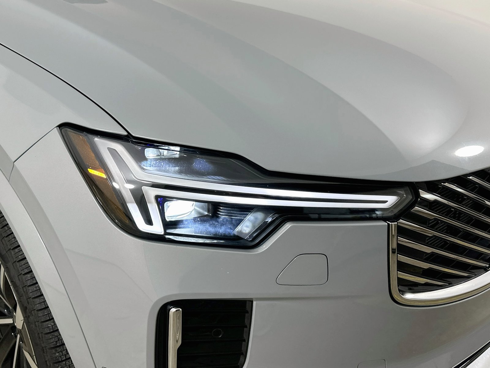 Certified 2026 Volvo XC90 B6 Ultra w/ Protection Package AWD/4WD image 9