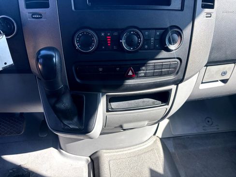 Used 2007 Dodge Sprinter 2500 w/ Cooling Group image 23