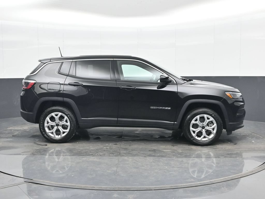 Used 2025 Jeep Compass Sport w/ Mopar Graphics Package AWD/4WD image 19
