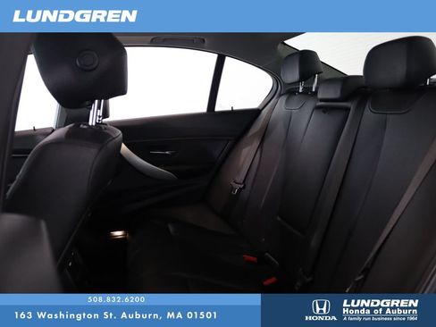 Used 2018 BMW 320i xDrive Sedan w/ Convenience Package AWD/4WD image 13