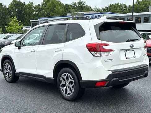 Used 2020 Subaru Forester Premium AWD/4WD image 6