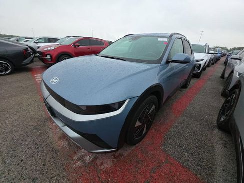 Used 2025 Hyundai Ioniq 5 SEL RWD image 2