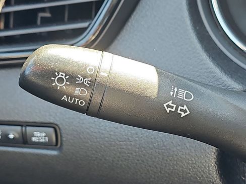 Used 2019 Nissan Rogue S AWD/4WD image 29