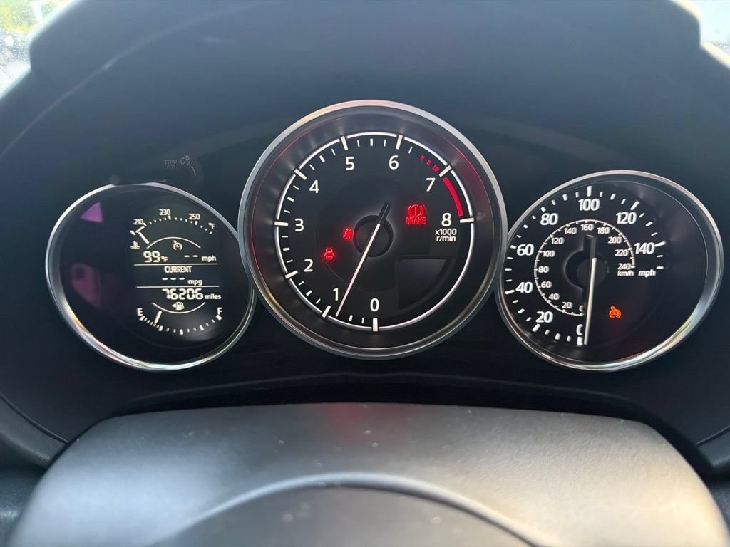 Used 2018 MAZDA MX-5 Miata Grand Touring RWD image 9