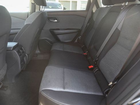 Used 2021 Nissan Rogue SV AWD/4WD image 18